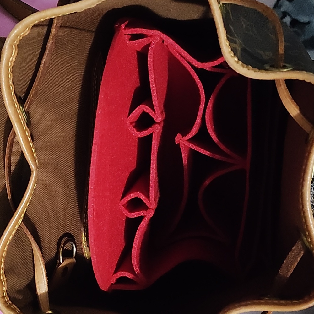 Auth. Louis Vuitton Montsouris MM Rucksack - Picture 17 of 17
